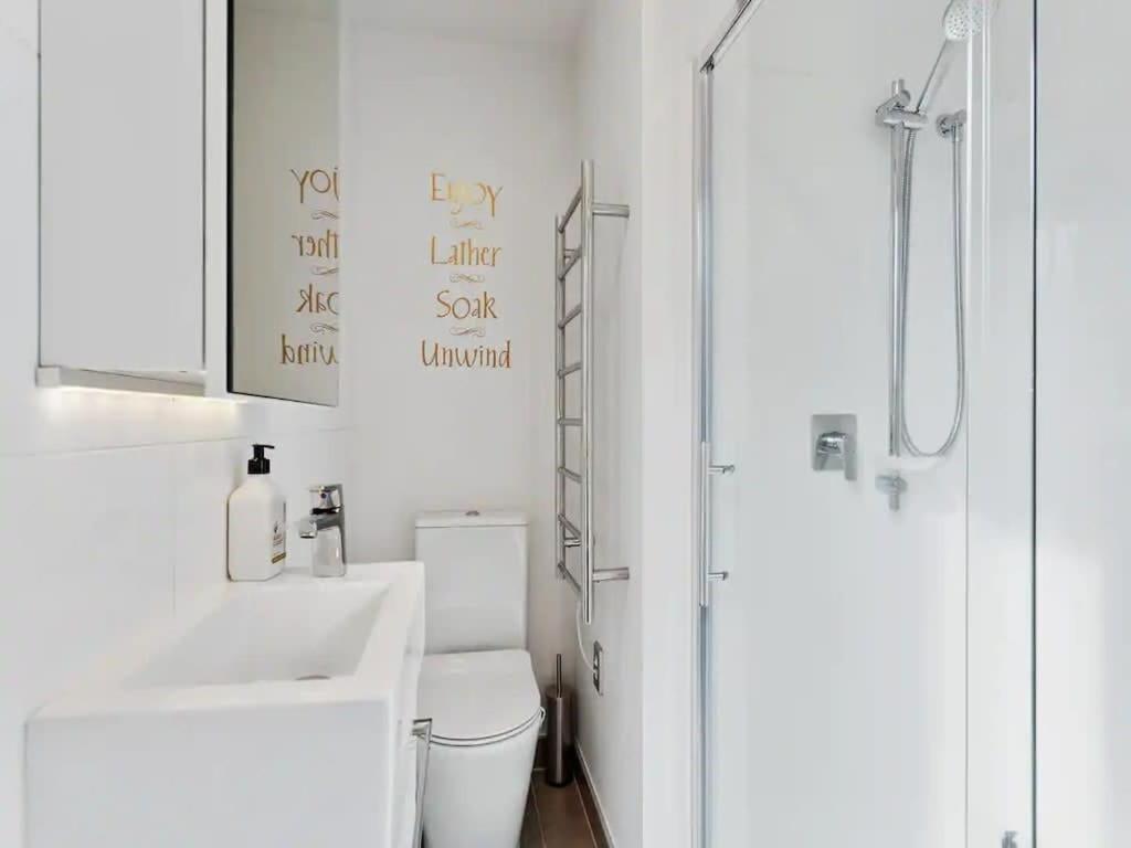Two Bedroom Apartment - Large Balcony Central أوكلاند المظهر الخارجي الصورة